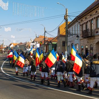 La multi ani, codleni! La multi ani, Romania!